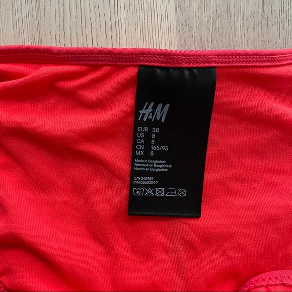 H&M Ruffle Bikini - Picture 9 of 9